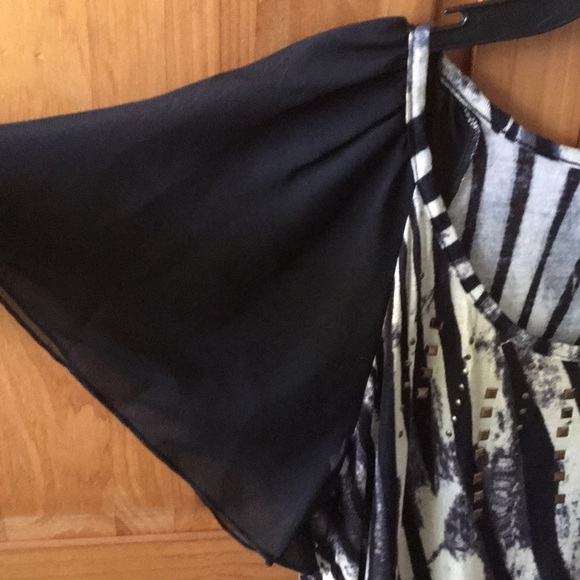 Blacks & beige ladies flowy blouse NWT size M - Picture 3 of 6